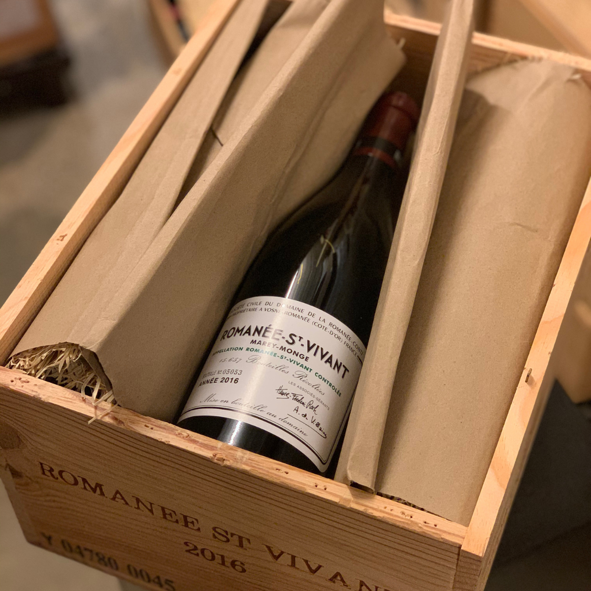 32 DOMAINE DE LA ROMANÉE-CONTI ROMANÉE-ST-VIVANT GRAND CRU 2016